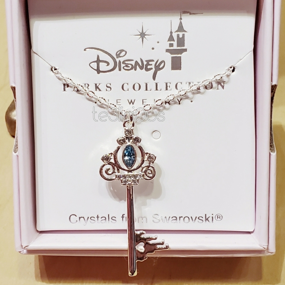 DISNEY PARKS CINDERELLA CARRIAGE KEY NECKLACE - Picture 2 of 4